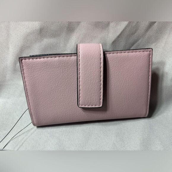 New Blush Simply Vera Vera Wang Nova Card Case Lilac Cream - Picture 1 of 8